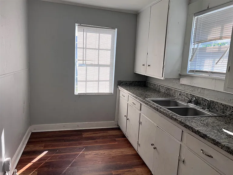 507 S Harrison Ln — Photo 8