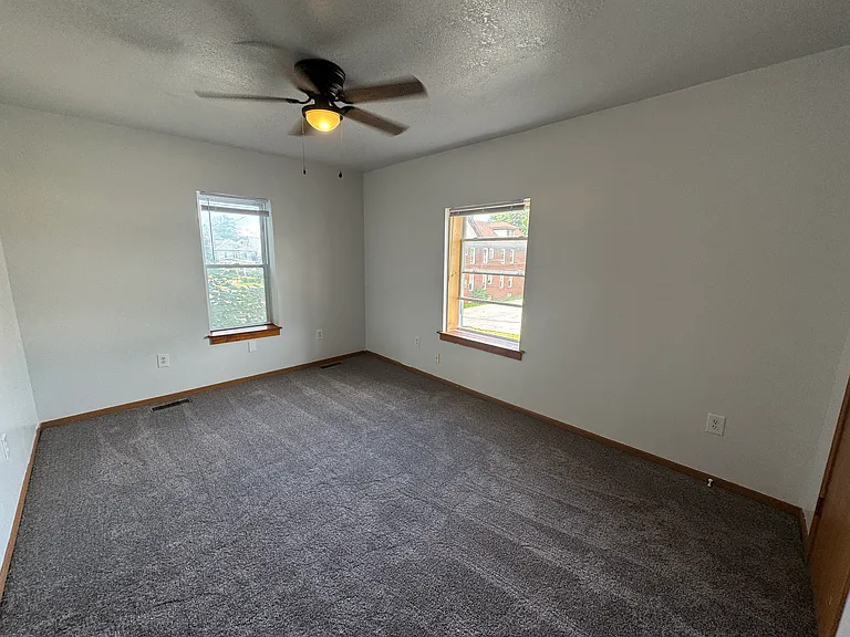 724 Walnut St #4 — Photo 8
