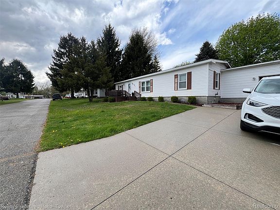 2nd image of 2211 Mark St #69