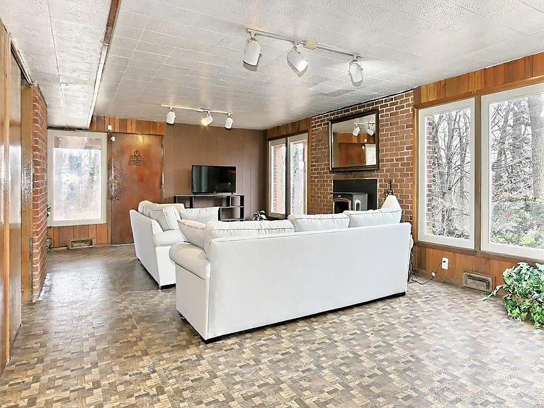 3649 Tallwood Ter — Photo 6
