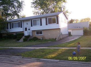 7832 Valley View Ln, Woodridge, IL