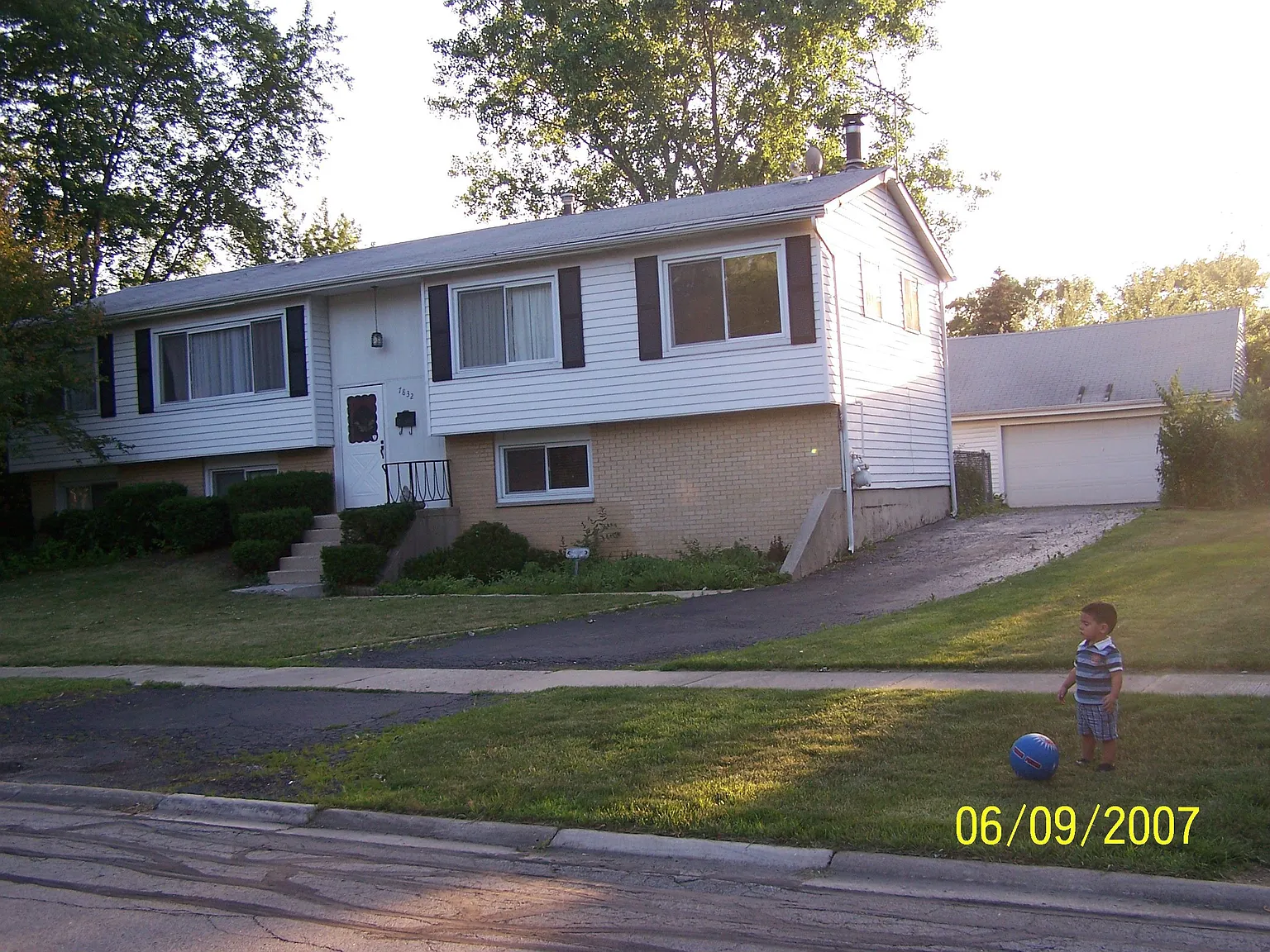 7832 Valley View Ln photo 1