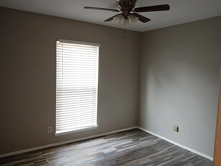 1304 Milford Dr — Photo 11