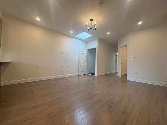 5th image of 49 Bay 13th St #2F