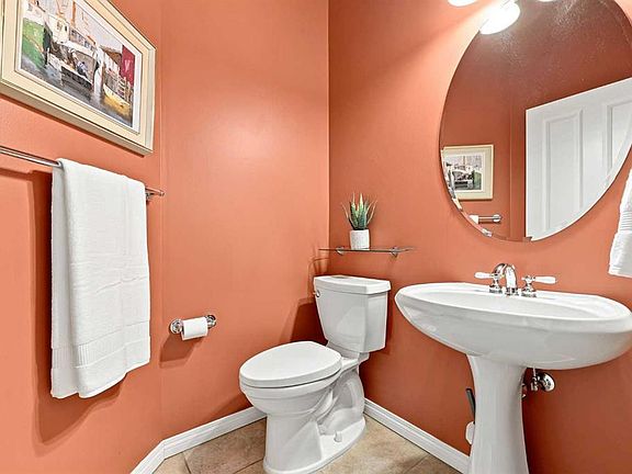 4th image of 56 W Wentworth Lndg SW