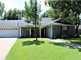 704 Indian Springs Dr, Waco, TX 76708