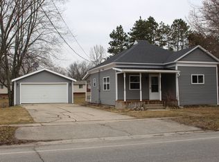 618 E Fairplains St, Greenville, MI 48838