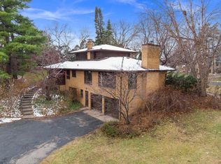 4813 Woodhill Way, Edina, MN 55424