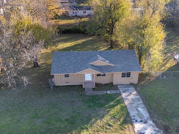5th image of 4124 SE 43rd St