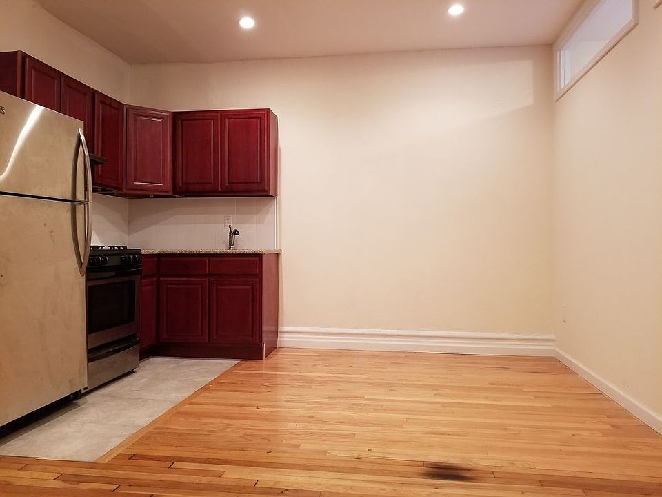 1st image of 520 Lincoln Pl APT 1A