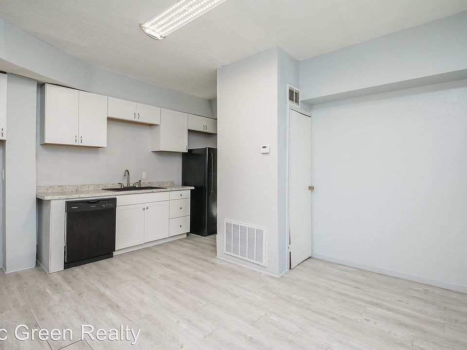 1st image of 434 S 2nd St