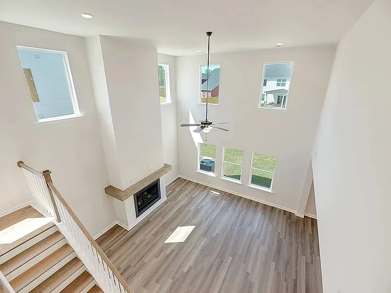 2672 Verona Ln — Photo 4