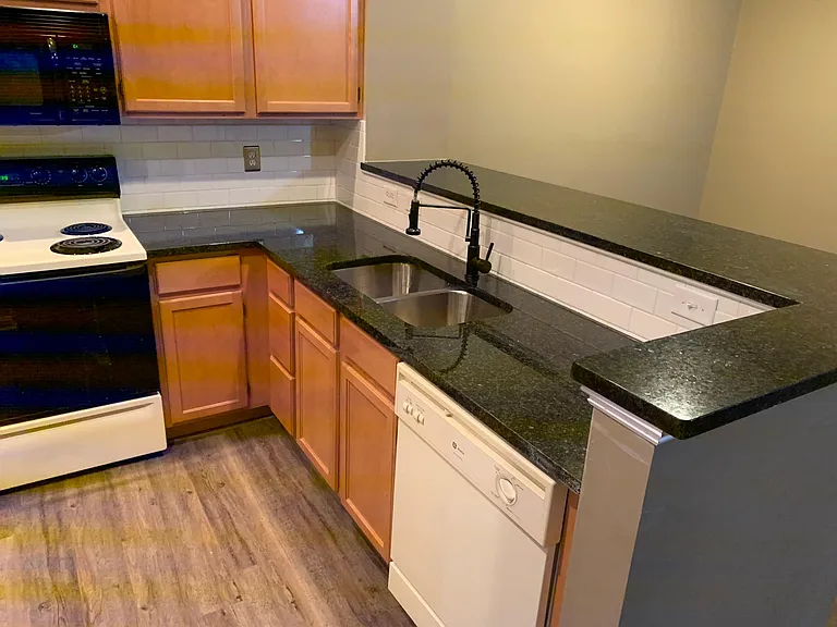 7609 Mansion Cir #F — Photo 23