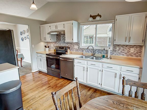 4th image of 1719 Promontory Dr