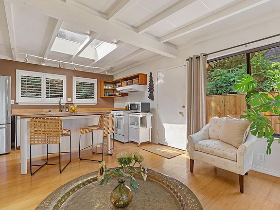 4th image of 140 Francis Avenue