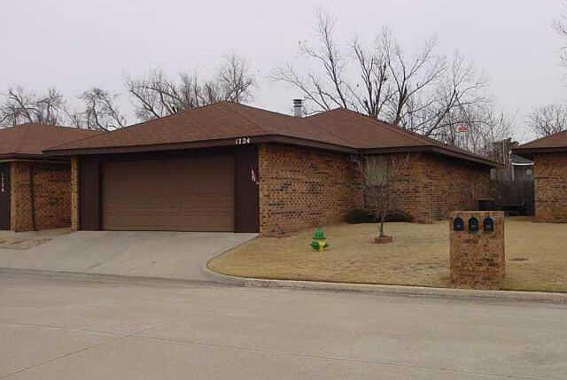 1st image of 1724 Lionsgate Cir