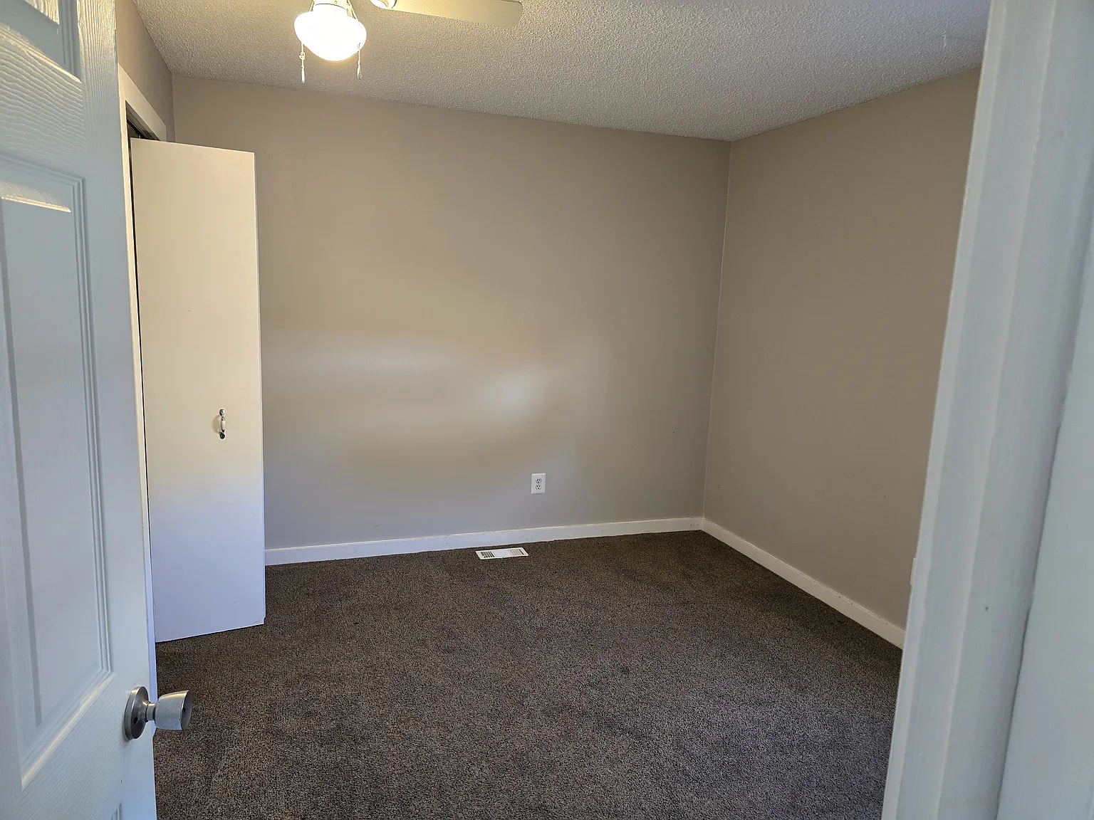 1 bed, 650 sqft, $995 — Photo 4