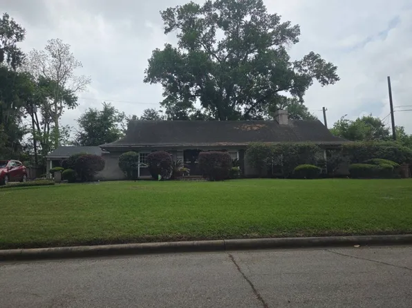 8011 Forest Glen St, Houston, TX 77024