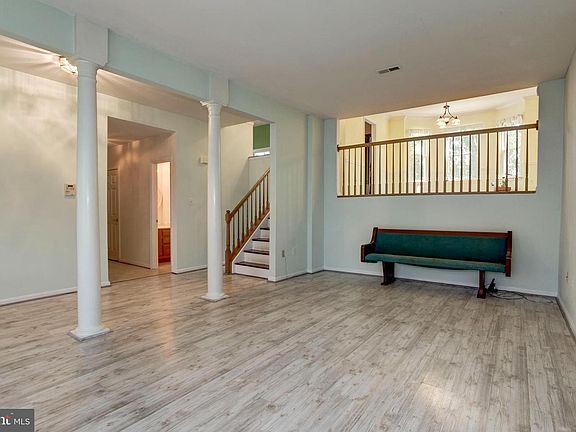 4th image of 6099 Oaklawn Ln