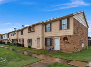 31 E Creek Ln APT 17, Grand Prairie, TX 75052