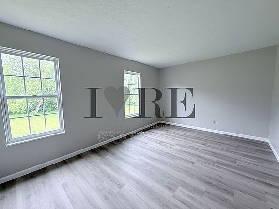 3rd image of 859 Crofton Pl