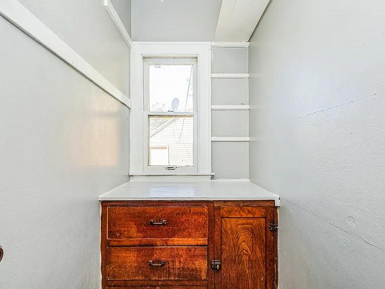 Walk-in Pantry