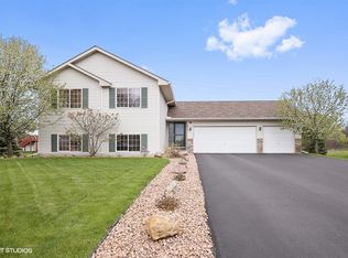 630 Lois Ln, Lino Lakes, MN 55014