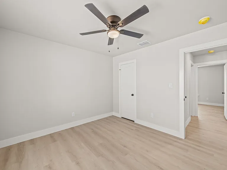 10505 East Cres #7400 — Photo 33
