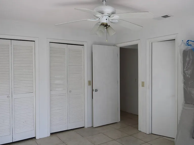 408 Riverwoods Cir — Photo 8