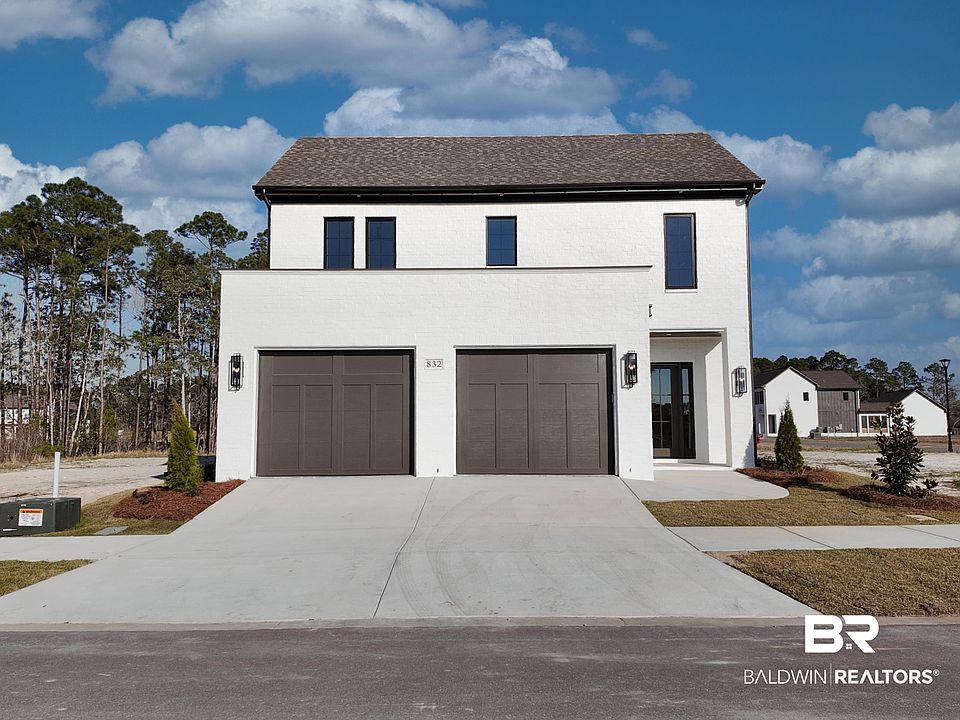 1st image of 832 Inlet Cir