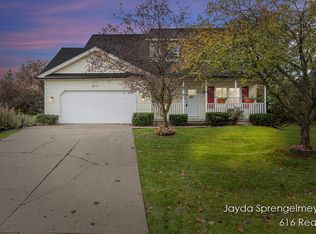 5450 Golfcrest Ct SW, Wyoming, MI 49509