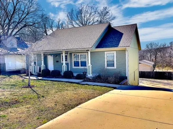 712 S Overton Ave, Independence, MO 64053