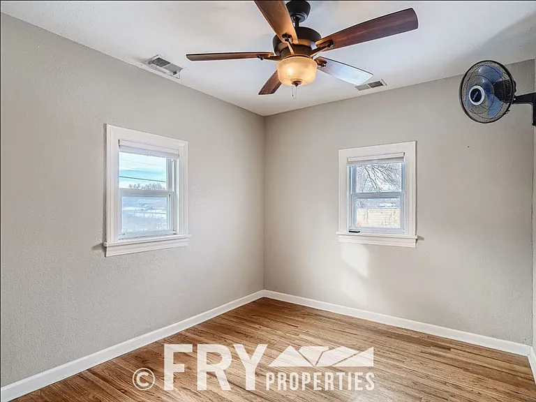 98 S Newland St — Photo 32