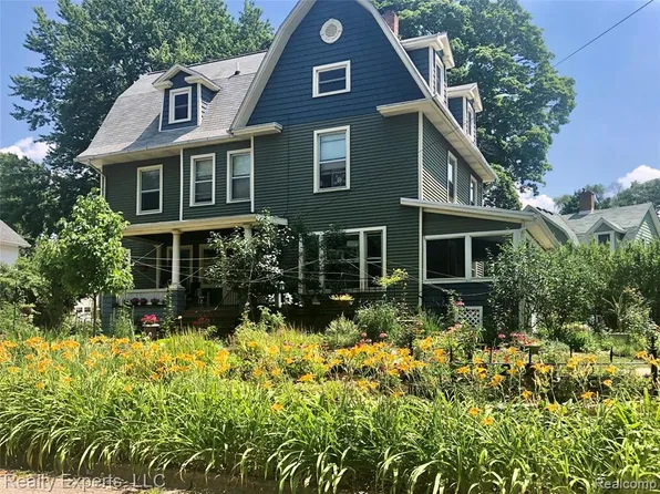 223 South St, Chelsea, MI 48118