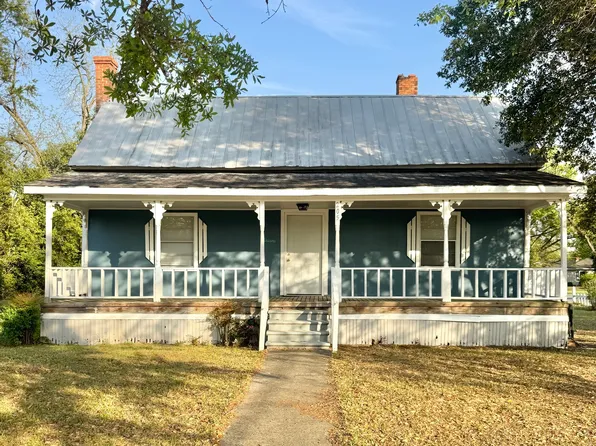 205 E Brumby Ave, Reidsville, GA 30453