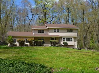 70 Elvira Ln, Fairfield, CT 06824