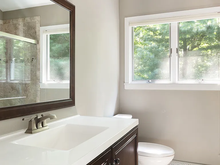 39 Montauk Ave — Photo 28