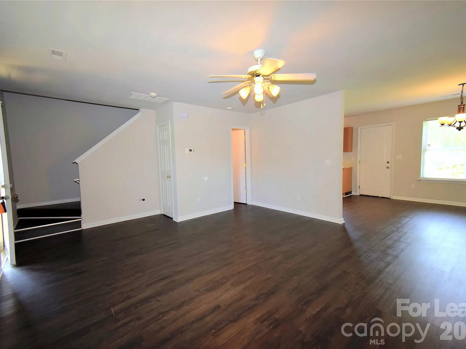 4 bed, 2.5 bath, 1570 sqft, $1,880 — Photo 3