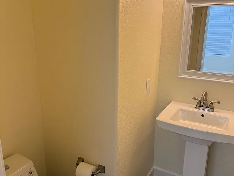9737 Valmeyer Ave — Photo 15