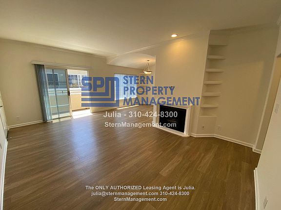 3rd image of 912 N Croft Ave APT 203