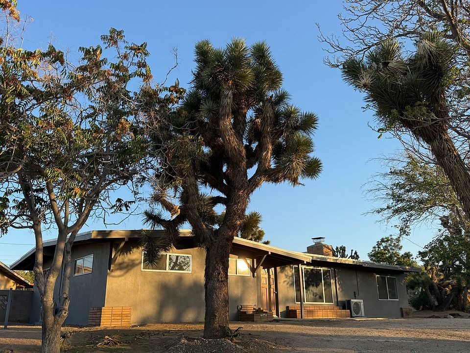 This is the outside of the house. It is a calm street and a wonderful short walk down to the cafe, shops, and places of Yucca Valley. I think the greatest aspect of this house is that there are tons of places one may choose to walk.