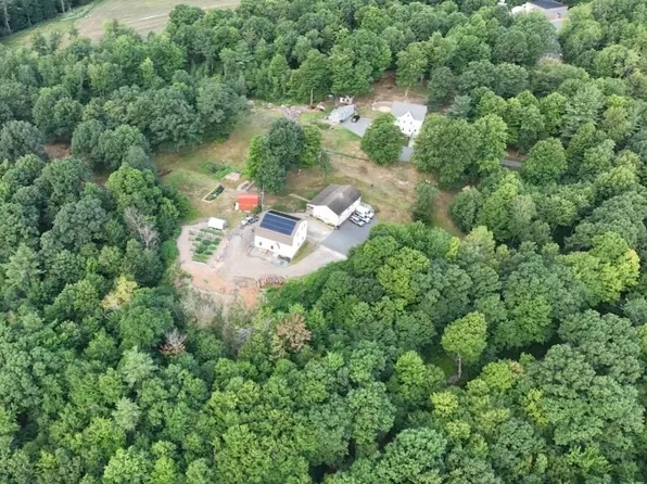 435 Partridge St, Gardner, MA 01440