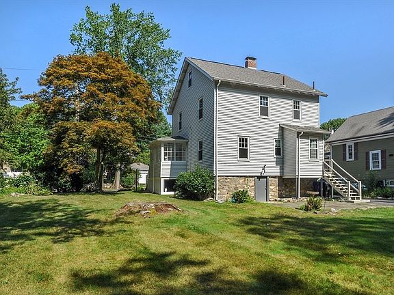 2nd image of 66 Ferncroft Rd