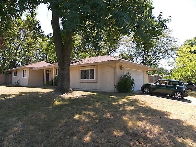 2nd image of 3955 Walnut Ave
