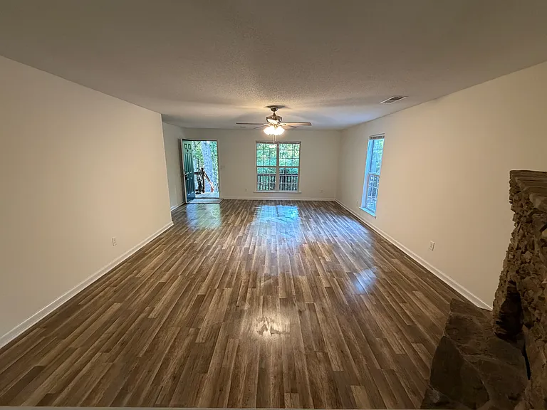 108 Smithsonia Rd — Photo 3
