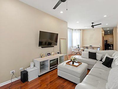 2nd image of 2024 N Hamlin Ave #2