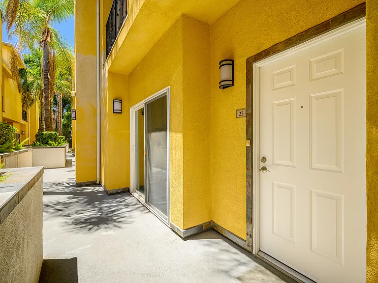 5521 Kester Ave #23 — Photo 3
