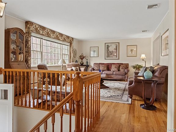 3rd image of 7 Dearborn Road