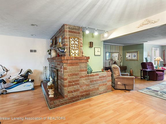 4th image of 4327 Gladys Dr