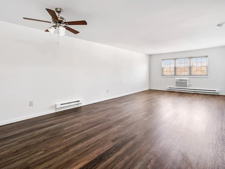 Garrison Apartments — Photo 11